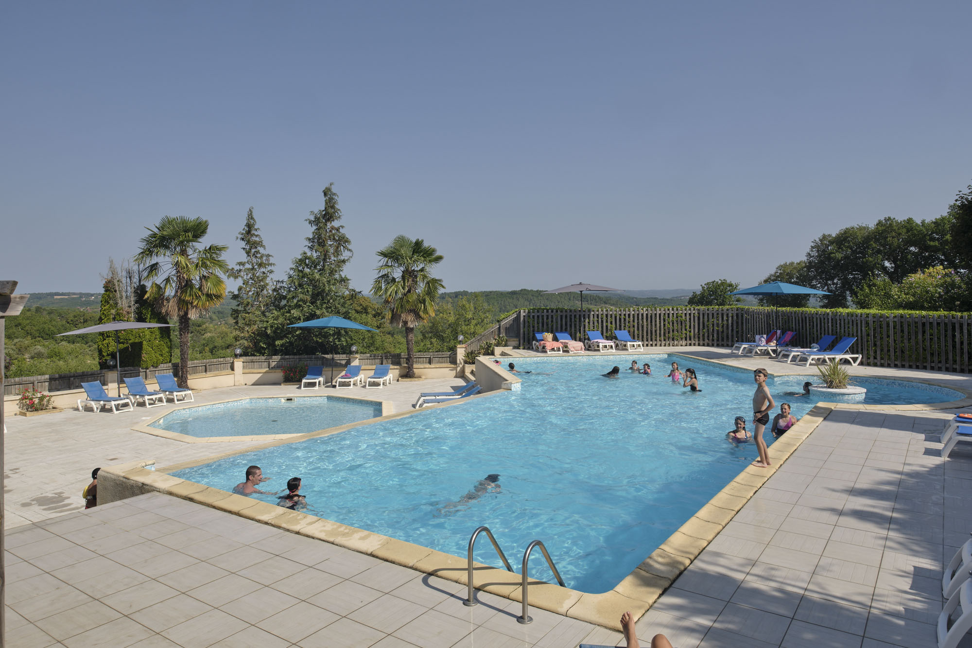 camping-le-daguet-grand-bassin-exterieur