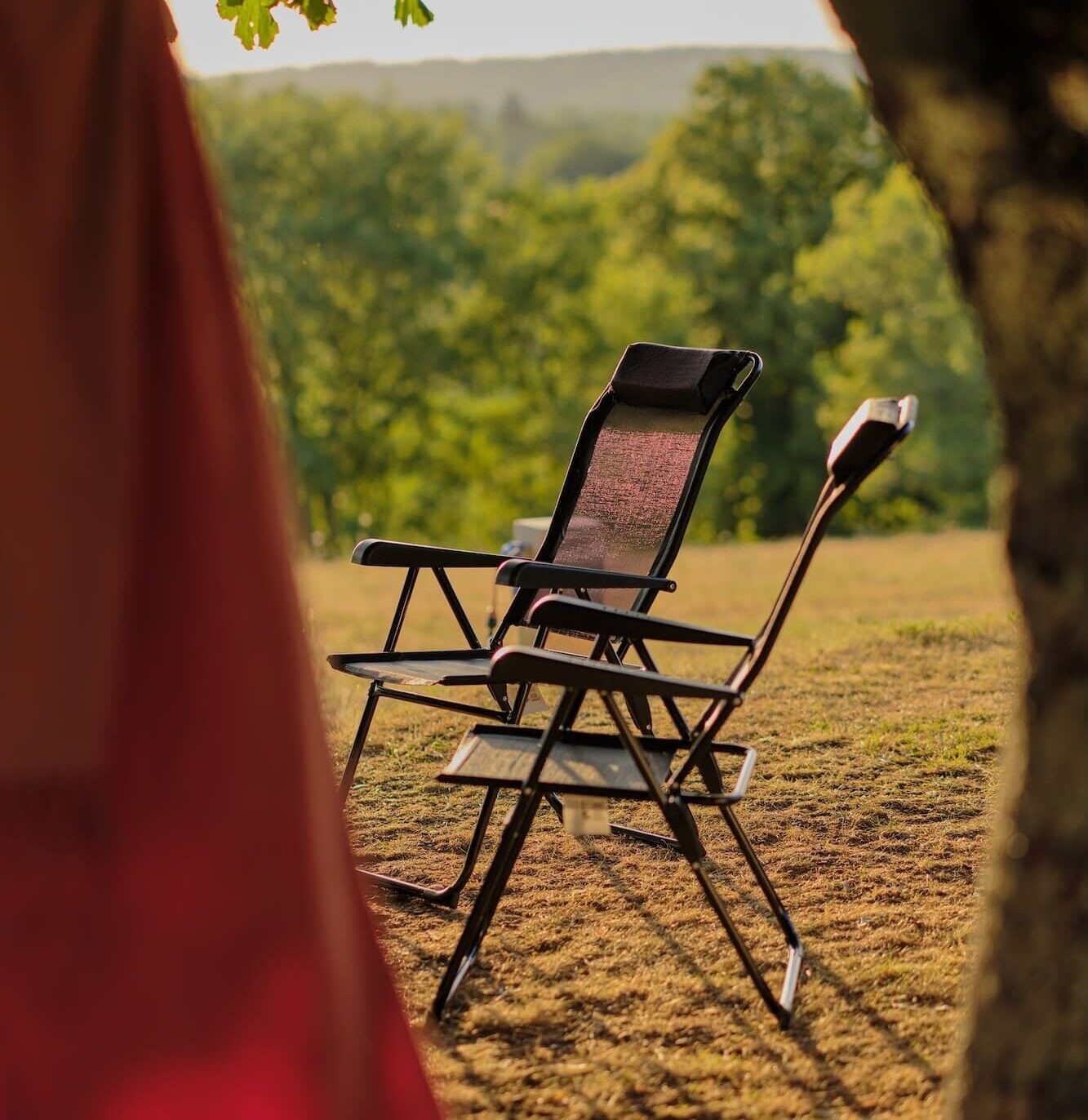 camping le daguet emplacement caravane chaises